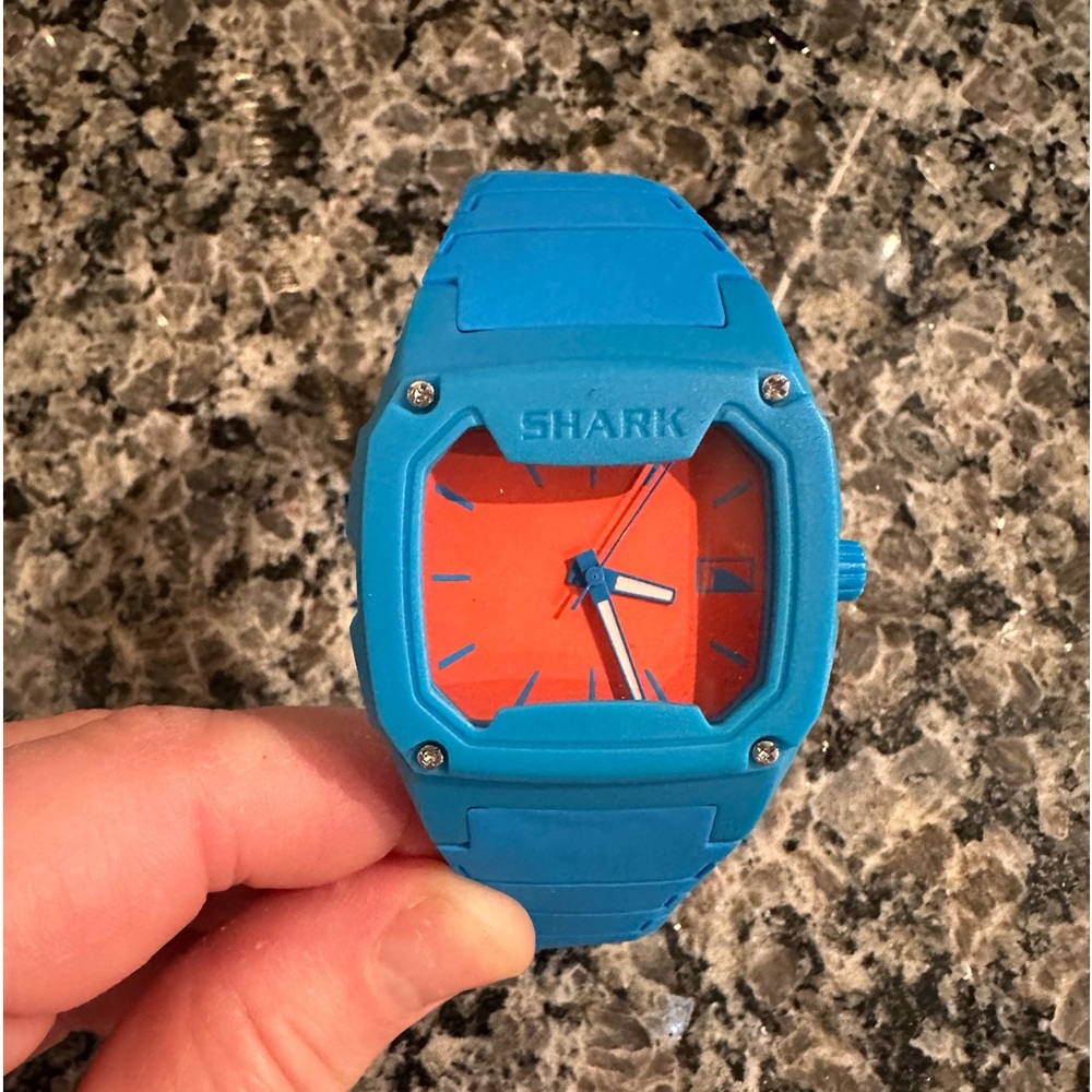 Freestyle shark watch